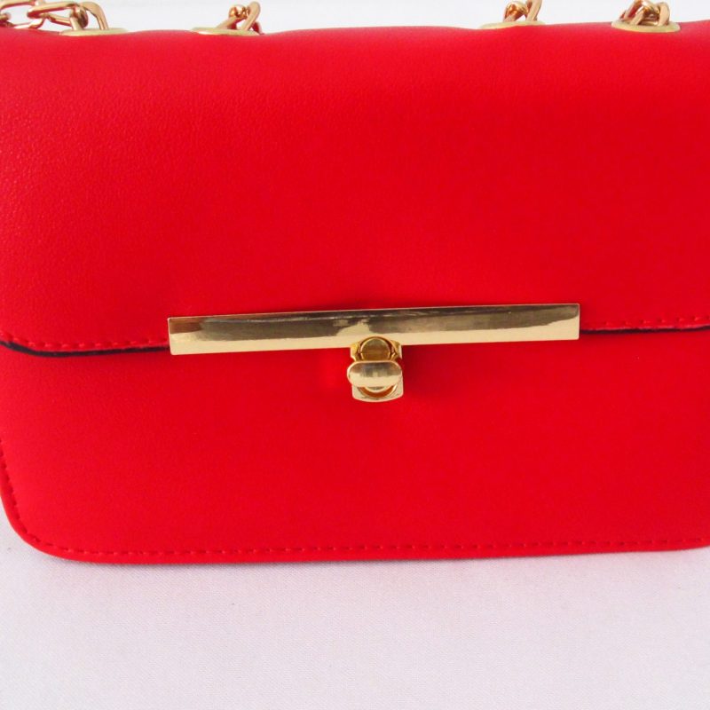 TIA CHAIN SHOULDER BAG